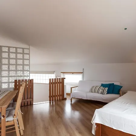 Flh Triplex With Sea View *